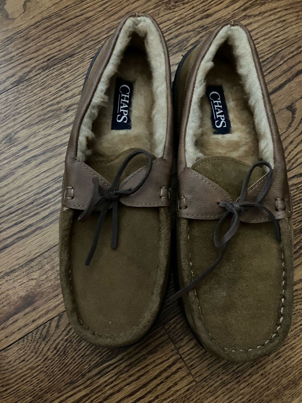 Chaps Men’s Brown Suede Moccasin Slippers size M 8-9